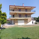 το πέτρινο σπίτι Nea Plagia